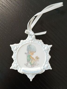 💕Precious Moments 1998 Merry Christmas Grandmother Ceramic Ornament with Ribbon